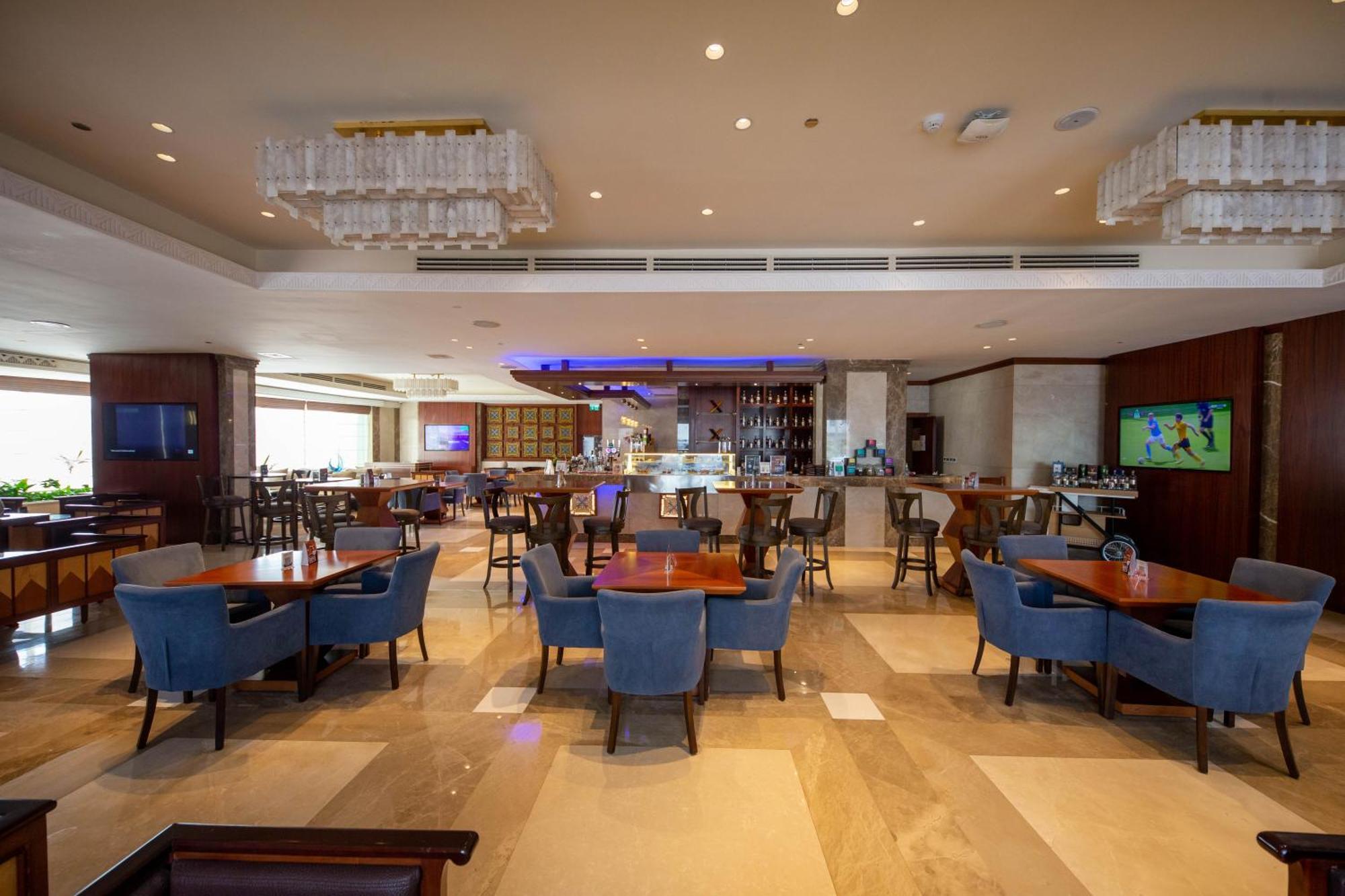 Stella Di Mare Dubai Marina Hotel Esterno foto The lounge at the airport