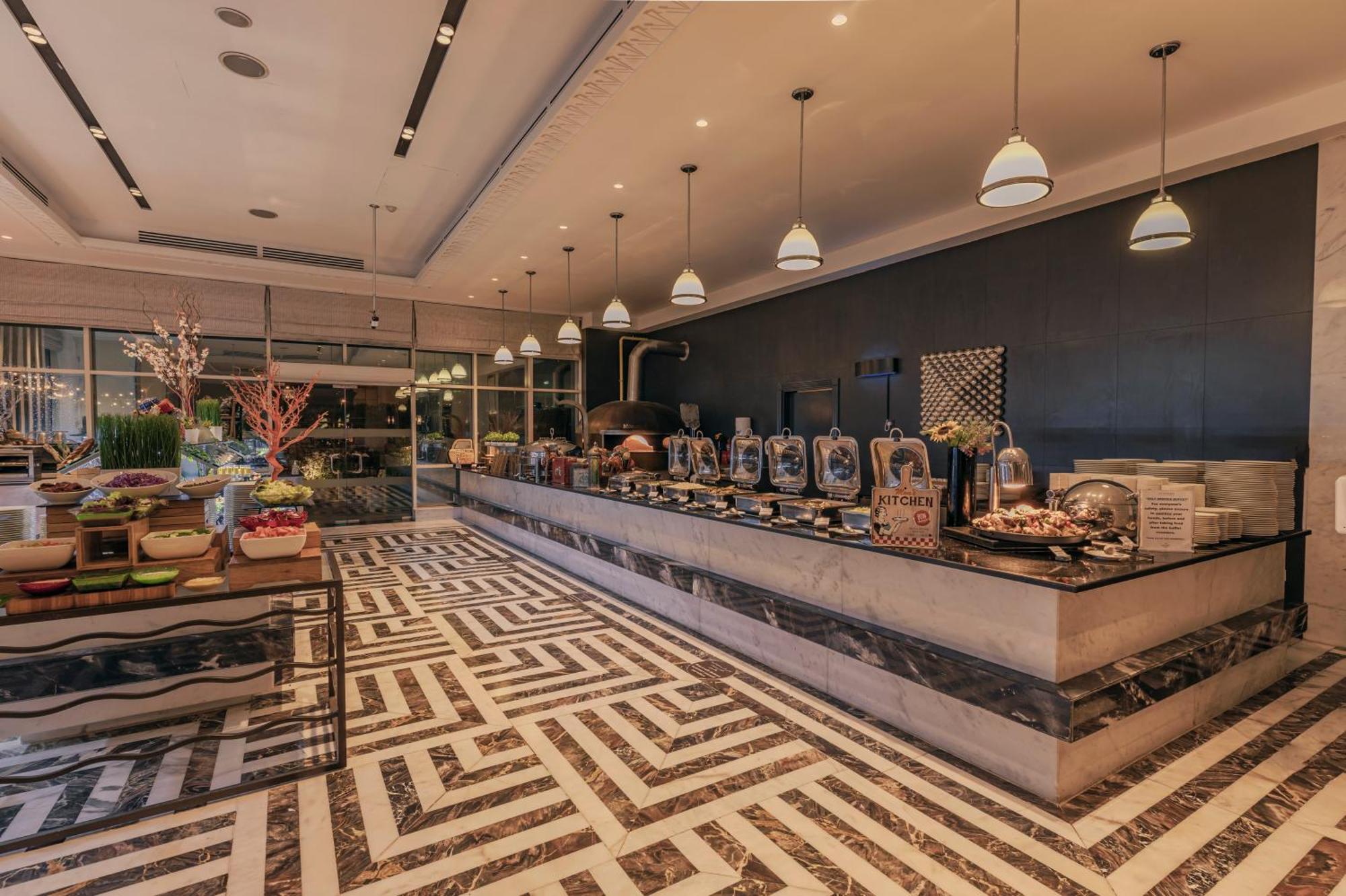 Stella Di Mare Dubai Marina Hotel Esterno foto The buffet at the hotel