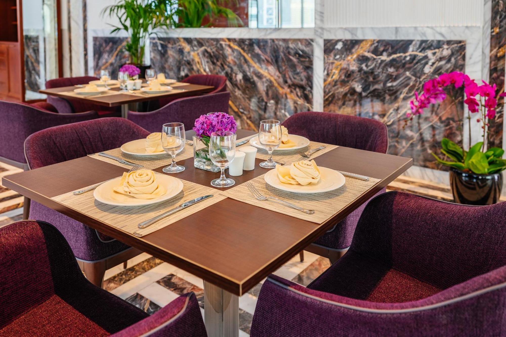Stella Di Mare Dubai Marina Hotel Esterno foto The interior of the lounge