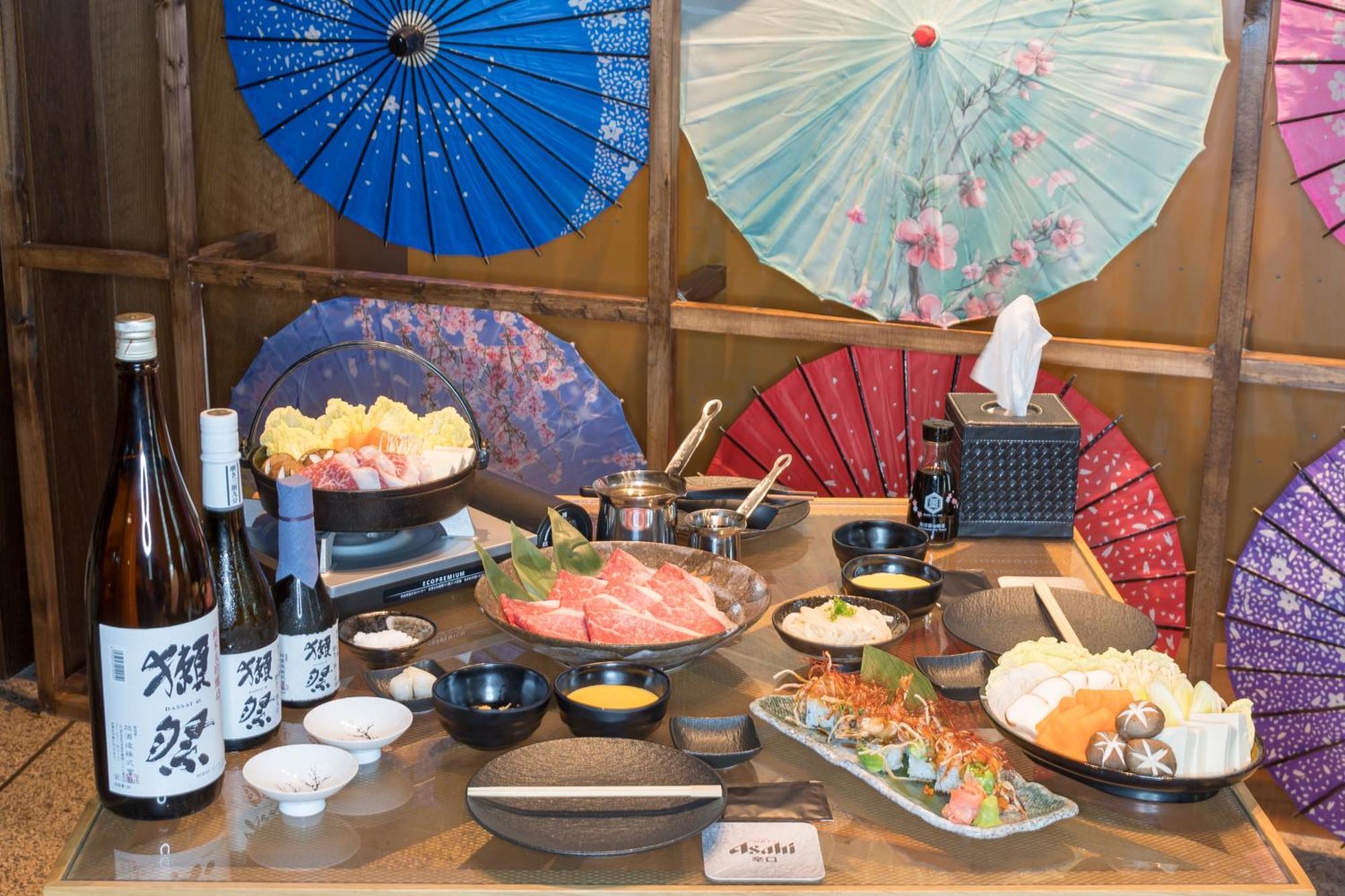 Stella Di Mare Dubai Marina Hotel Esterno foto A selection of Japanese food